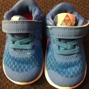 NIKE toddler size 4 shoes